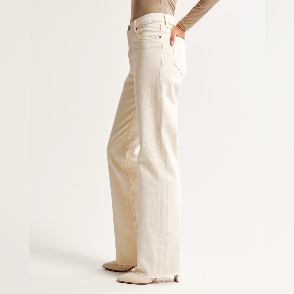 Abercrombie & Fitch - The 90s Relaxed Jean Ultra High Rise - Curve Love